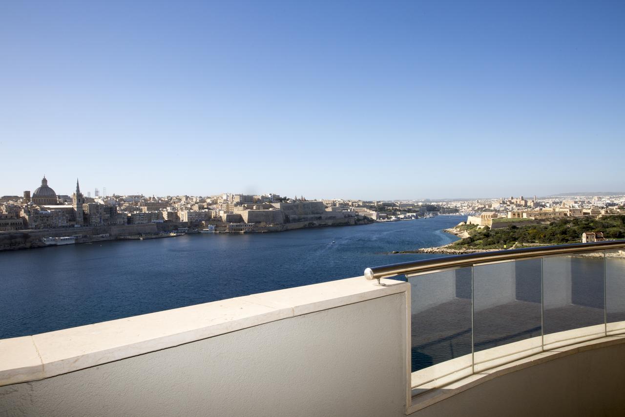 The Seafront Tower Hostel Sliema Exterior photo