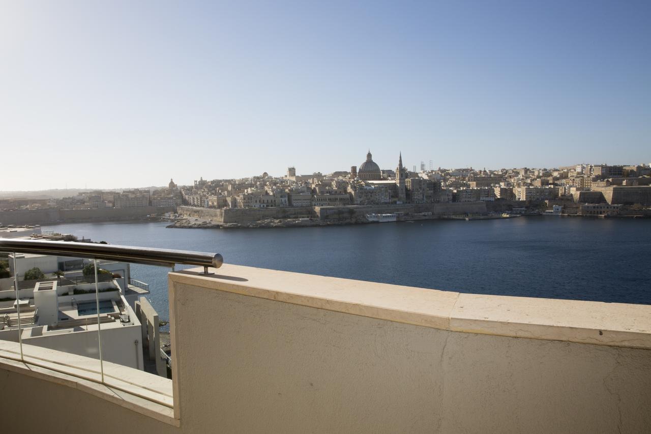 The Seafront Tower Hostel Sliema Exterior photo