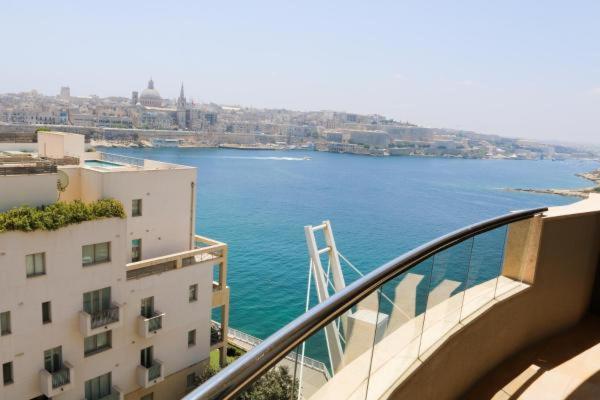 The Seafront Tower Hostel Sliema Exterior photo